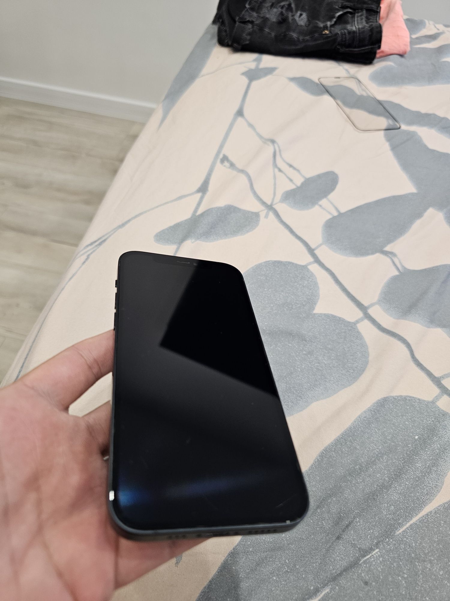 Iphone 12 черен отключен