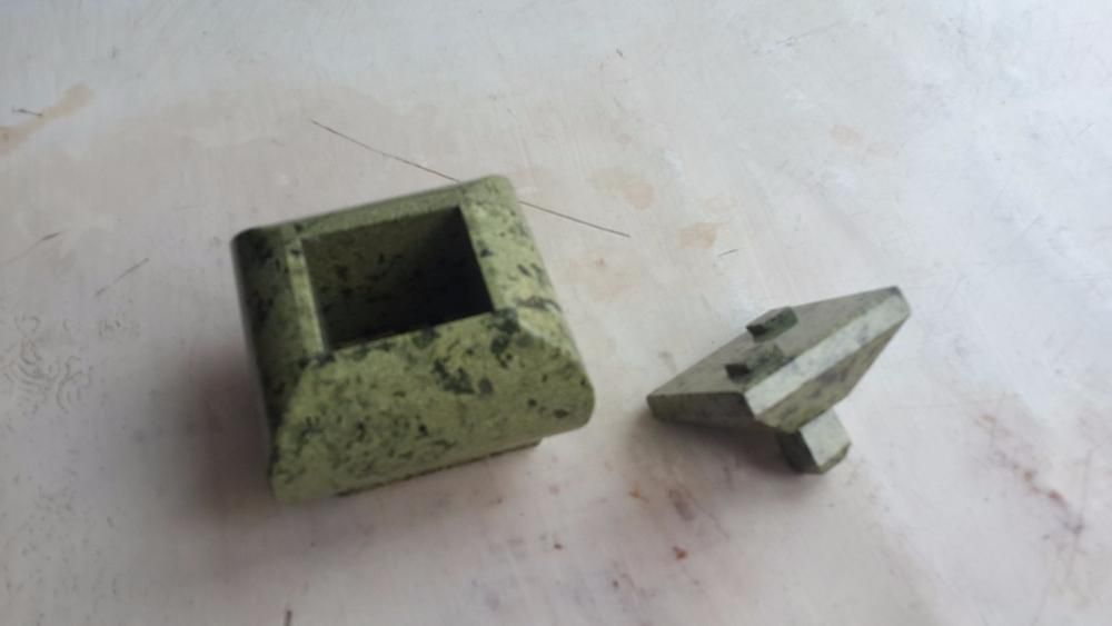 шкатулка из уральского змеевика