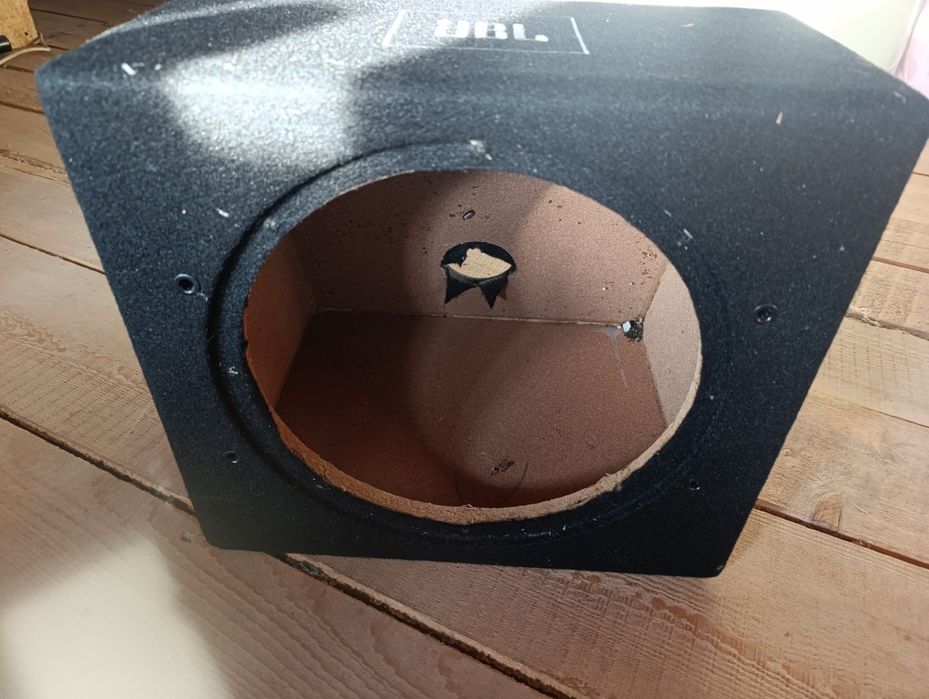 Incinta  subwoofer JBL