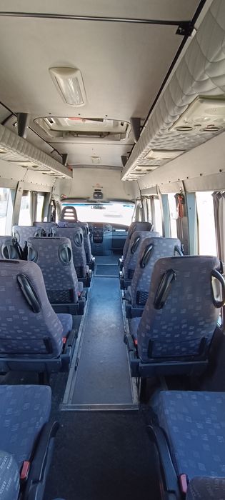 Microbuz Iveco daily 19+1 locuri