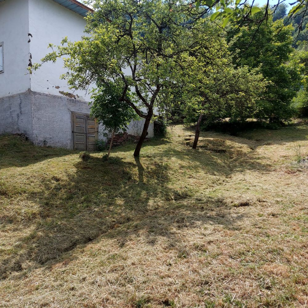 Casa de vanzare si teren