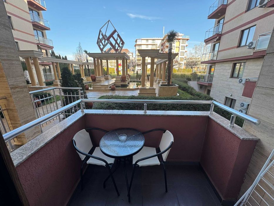 Обзаведен тристаен апартамент в луксозен к-с „Тарсис”