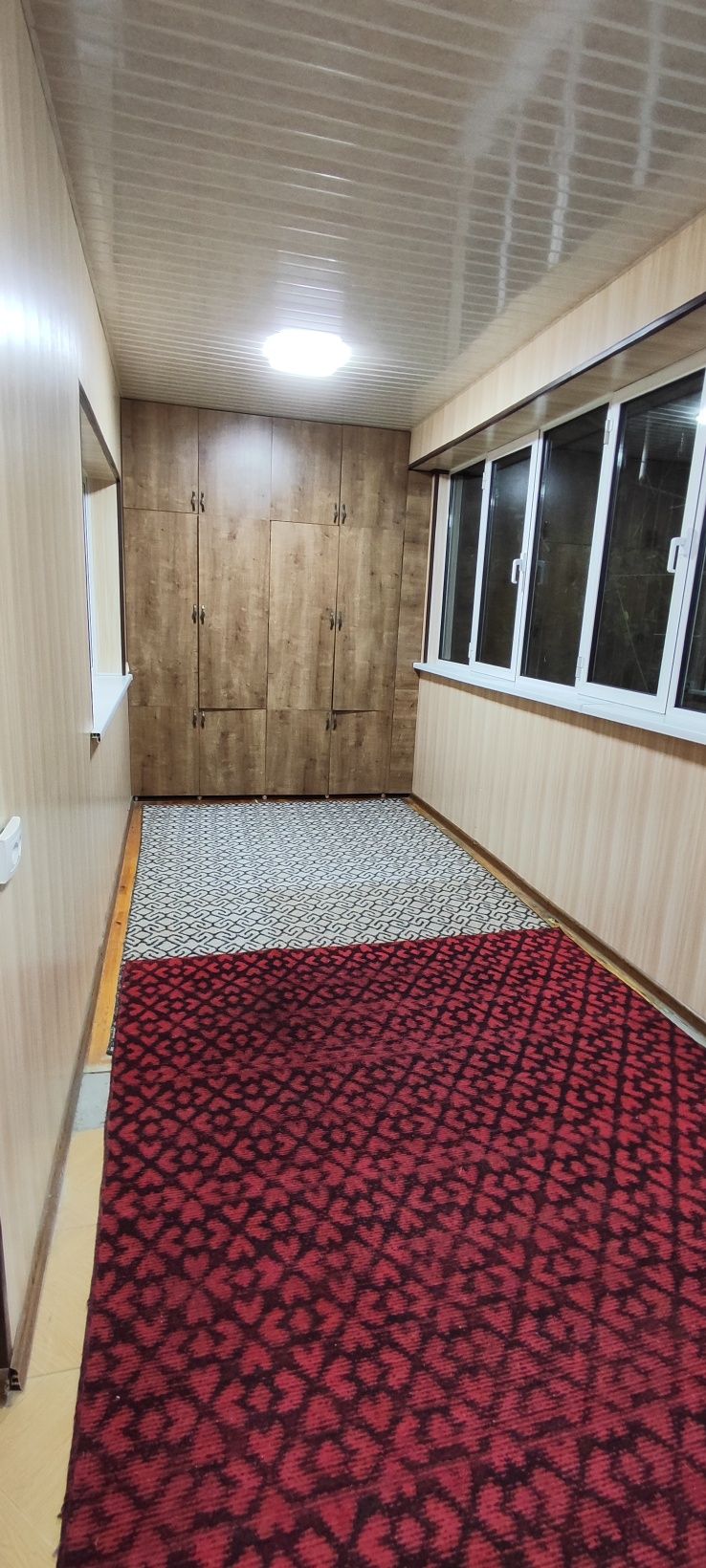 Продается квартира на шайхантахурском районе массив жарарик 5/2/9