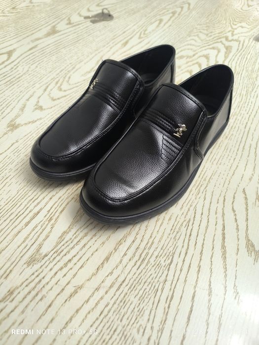 Erkaklar oyoq kiyimi