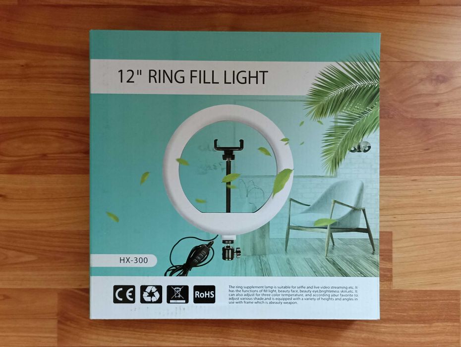 Vând Ring Light, NOU, cu trepied dimensiuni 12", doar în Timișoara