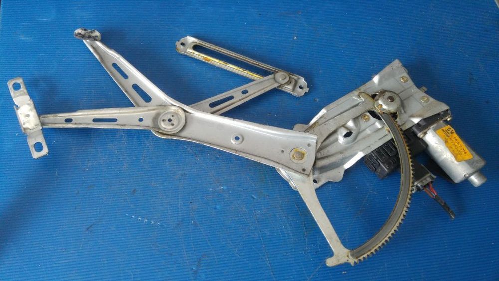 macara usa dreapta fata opel zafira a 90579356