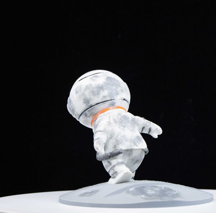 STAND TELEFON ASTRONAUT PE LUNA -Handmade, dry brush + 4 straturi lac