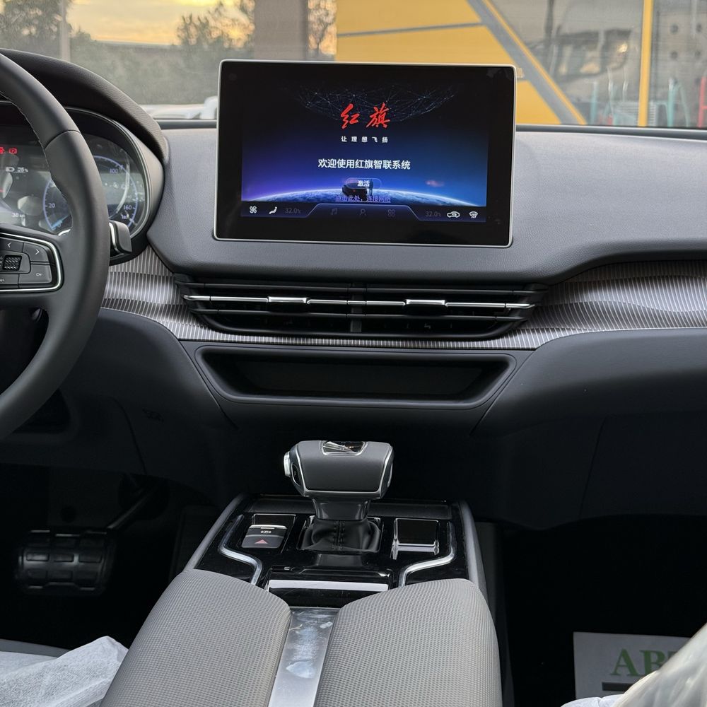 Hongqi eqm5 450 km sotuvga tayor