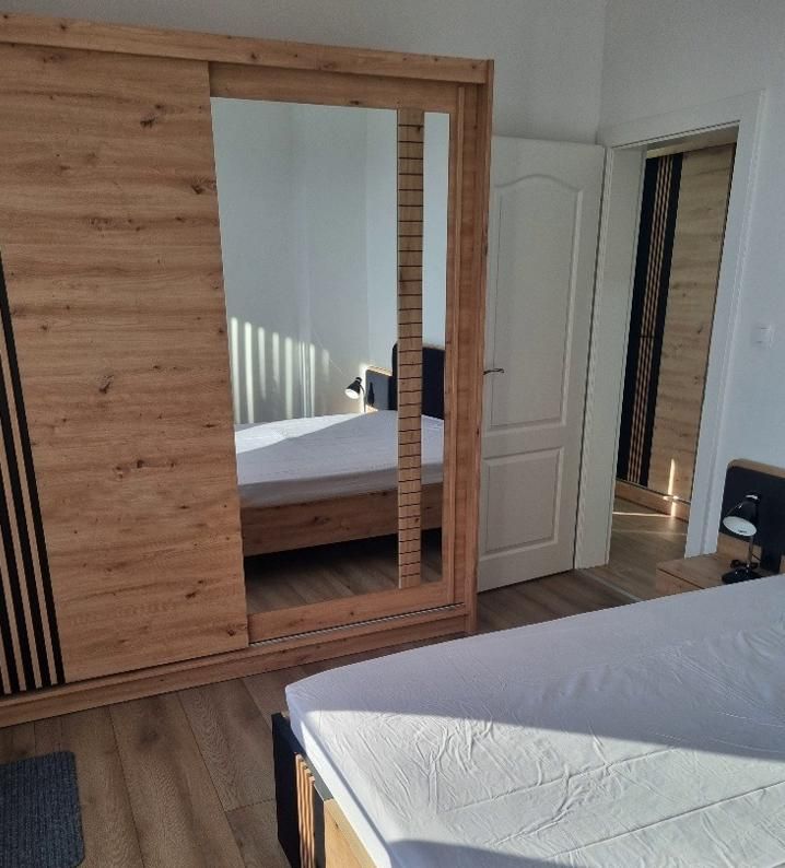 Дава се под наем Двустаен апартамент в Пловдив, Център - 80 кв.м за 500 € - Снимка #3