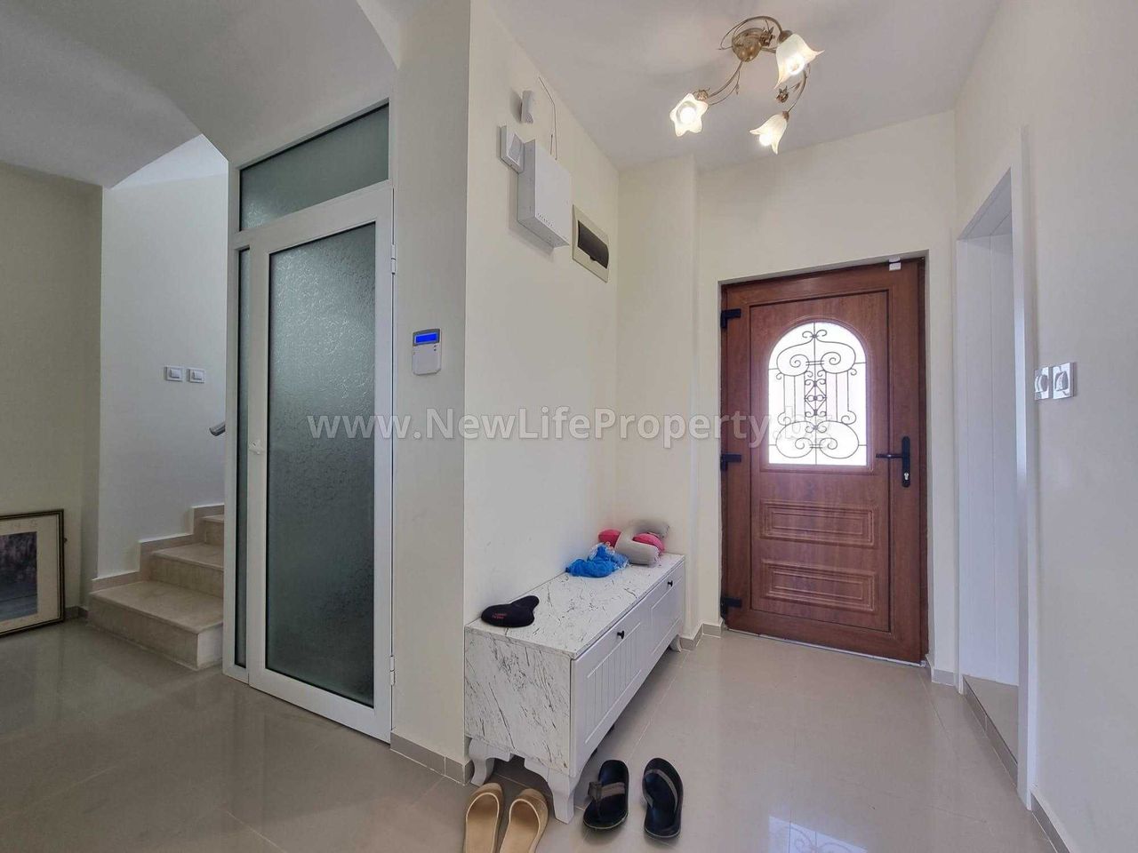 Продава се Къща в с. Кошарица, Област Бургас - 250 кв.м за 1176 €/кв.м - Снимка #4