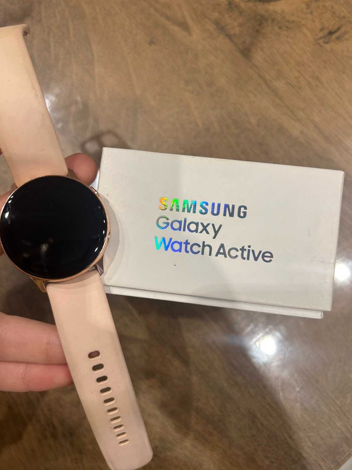 Часовник samsung watch