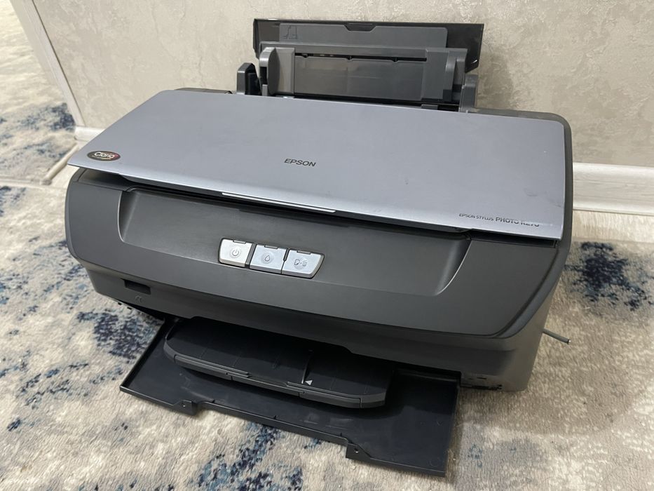 Продам цветной принтер Epson R270