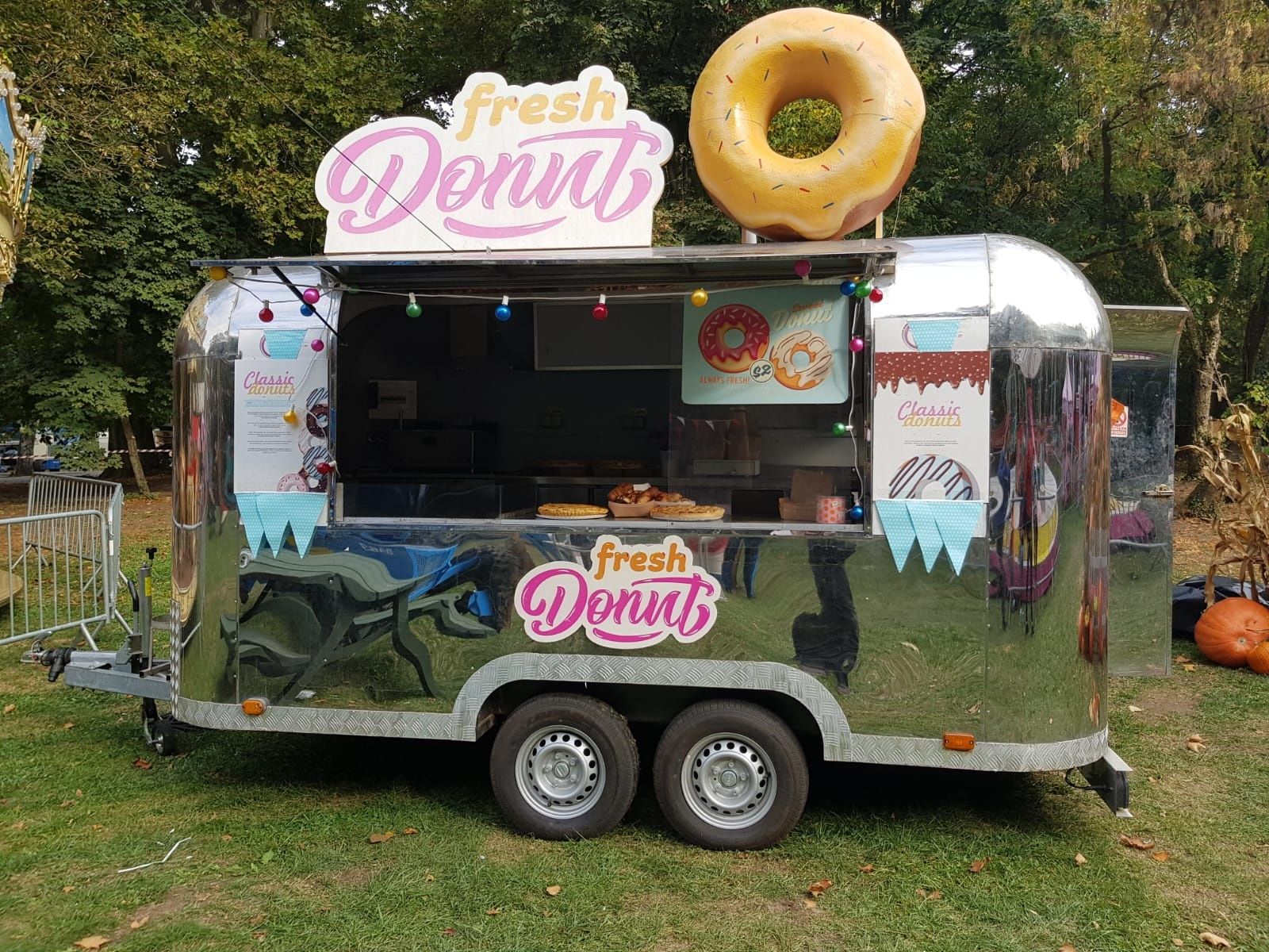 2 rulote food truck (Afacere la cheie)