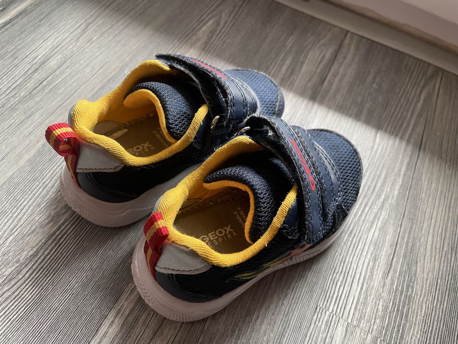 Маратонки на Geox 21 номер