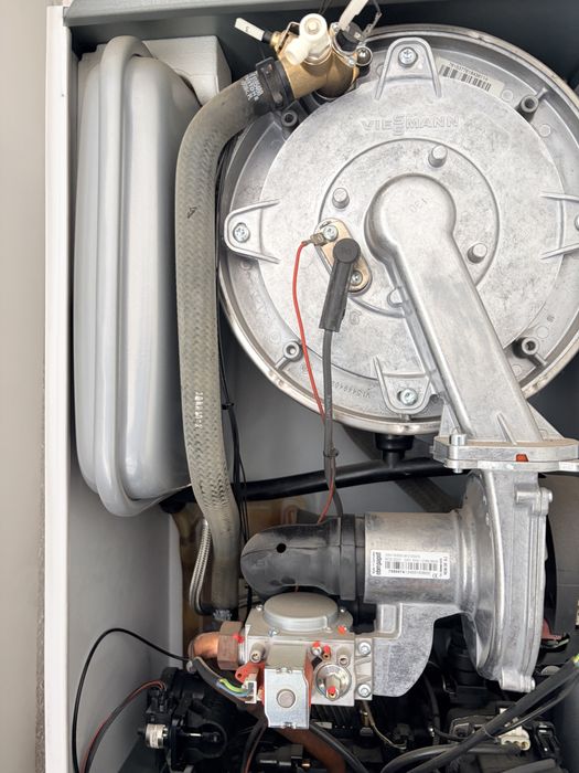 Dezmembrez Centrala Viessmann Vitodens 100