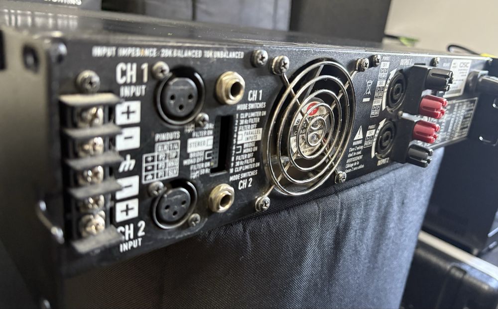 Amplificator QSC RMX2450 (statie putere)