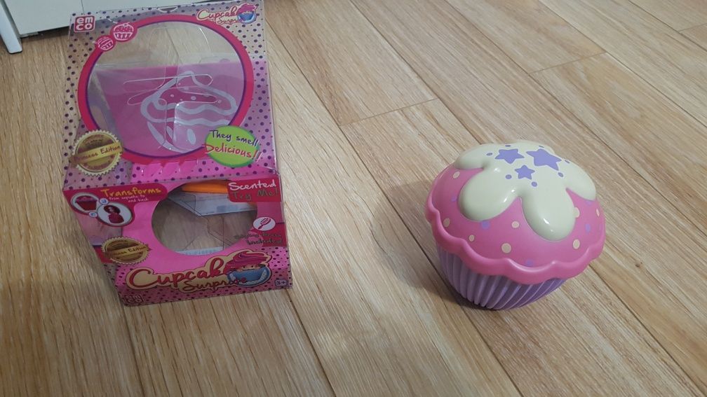 Păpușă Cupcake Surprise