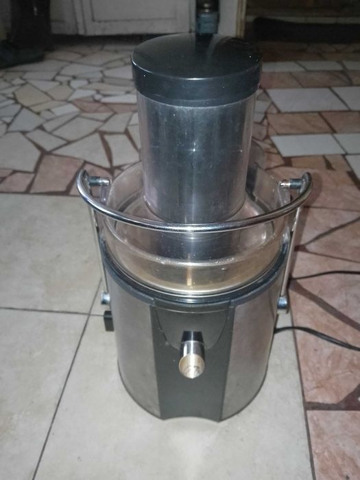 Електрическа  сокоизстисквачка за зеленчуци и плодове  - Аляска , 700W