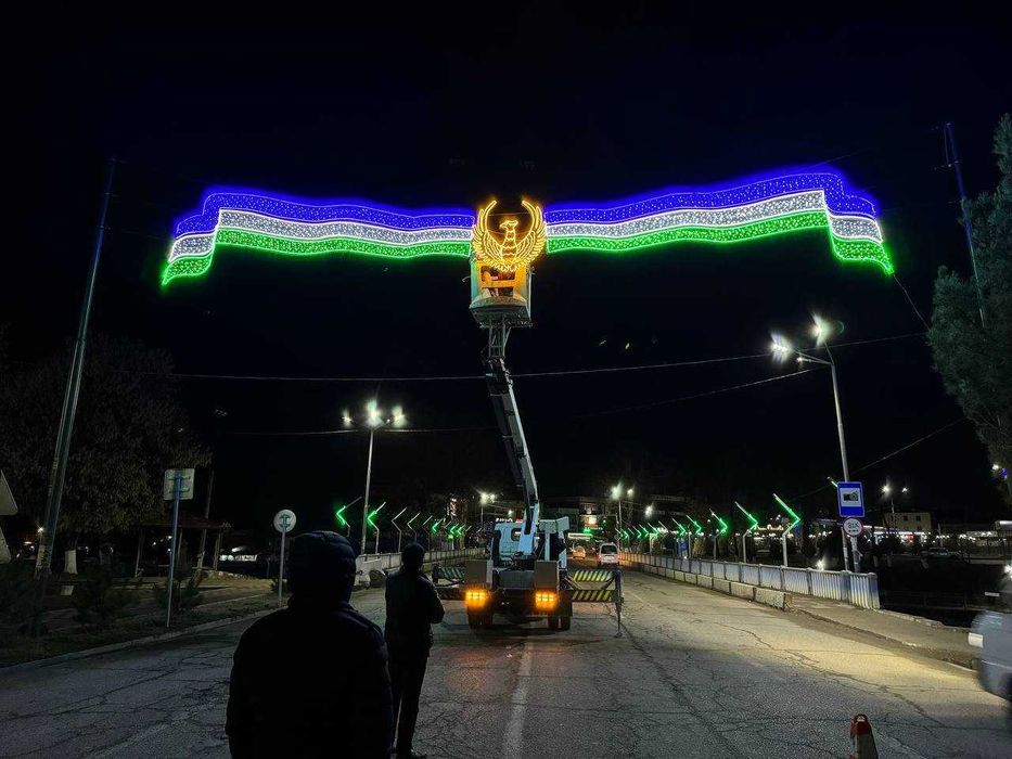 Установка новогодних ёлок || Yangi yil archasini o'rnatish