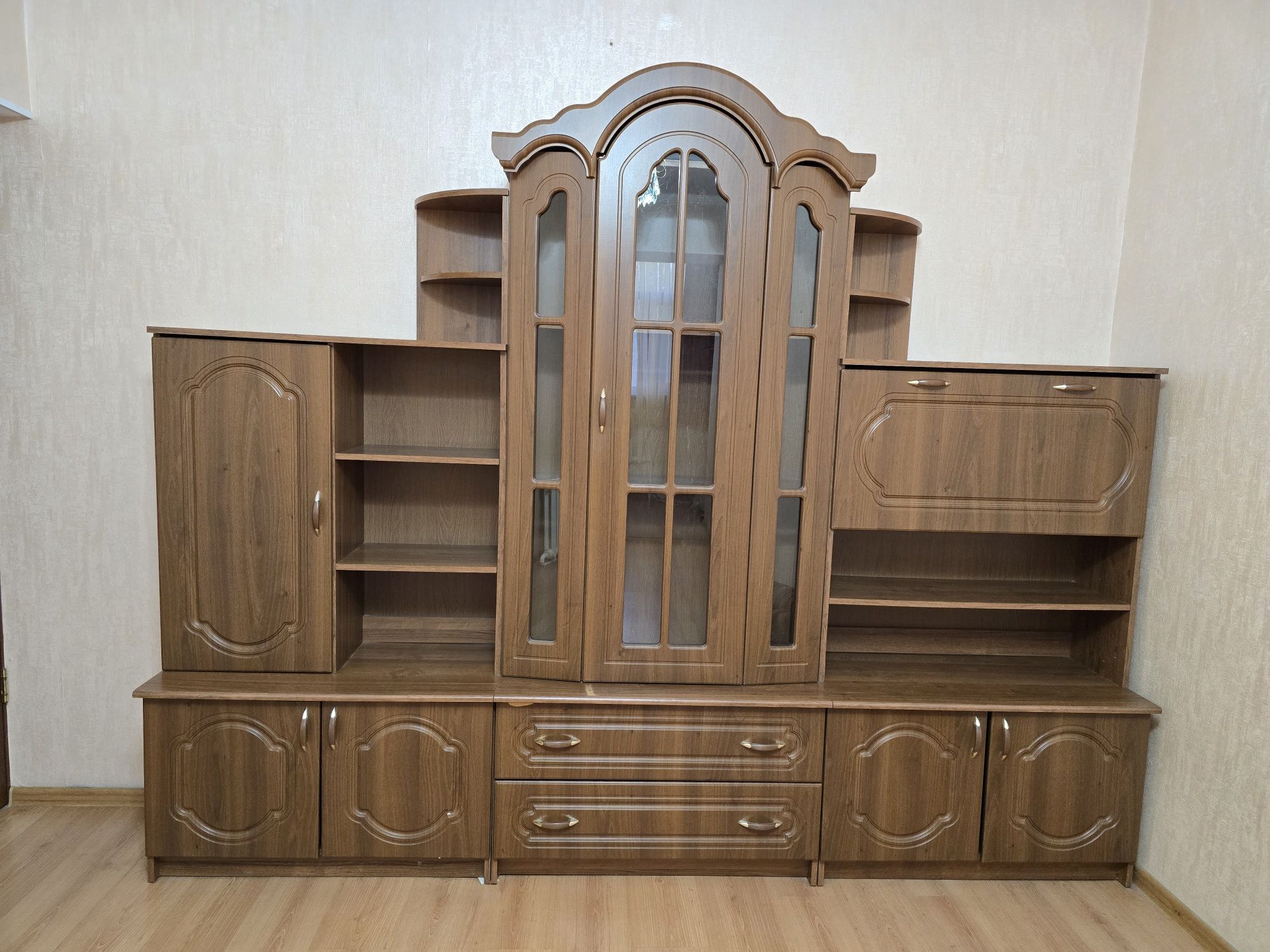 Стенка сервант для зала