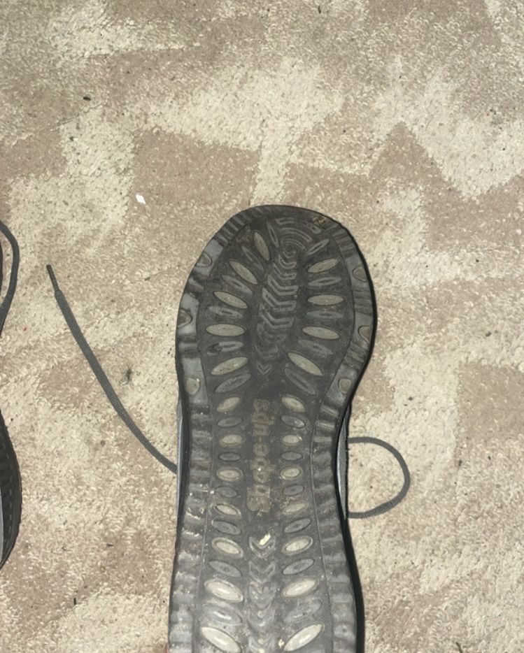 adidasi skechers shape ups