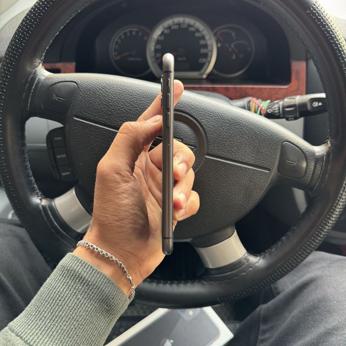 Iphone 11 karopka bor black