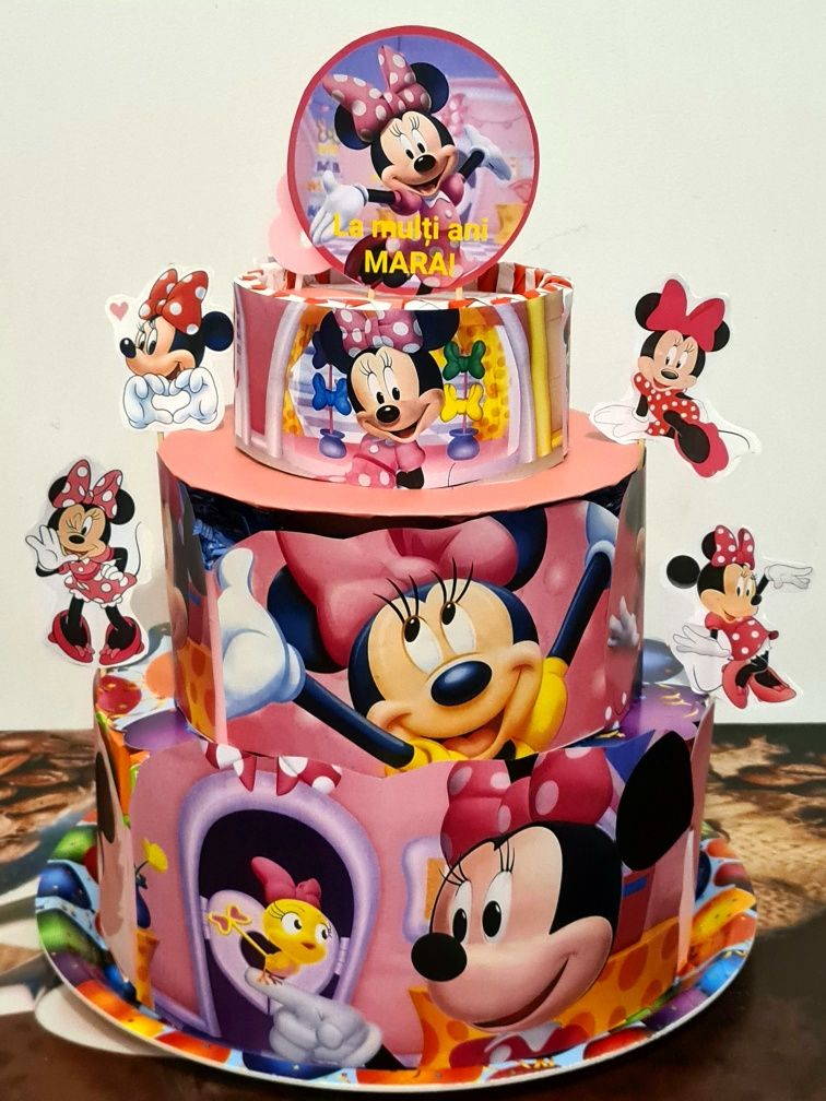 Tort din dulciuri ambalate Minnie Mouse