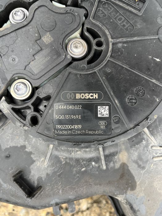 Vas / Rezervor AdBlue VW Tiguan 5NA Audi Q3 FY