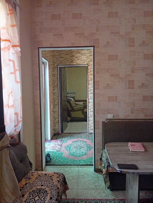 Продам маленький но очень уютный домик не далеко от дороги не дорого