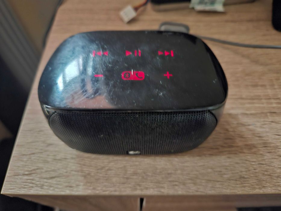 Продавам bluetooth колонка Logitech mini boombox
