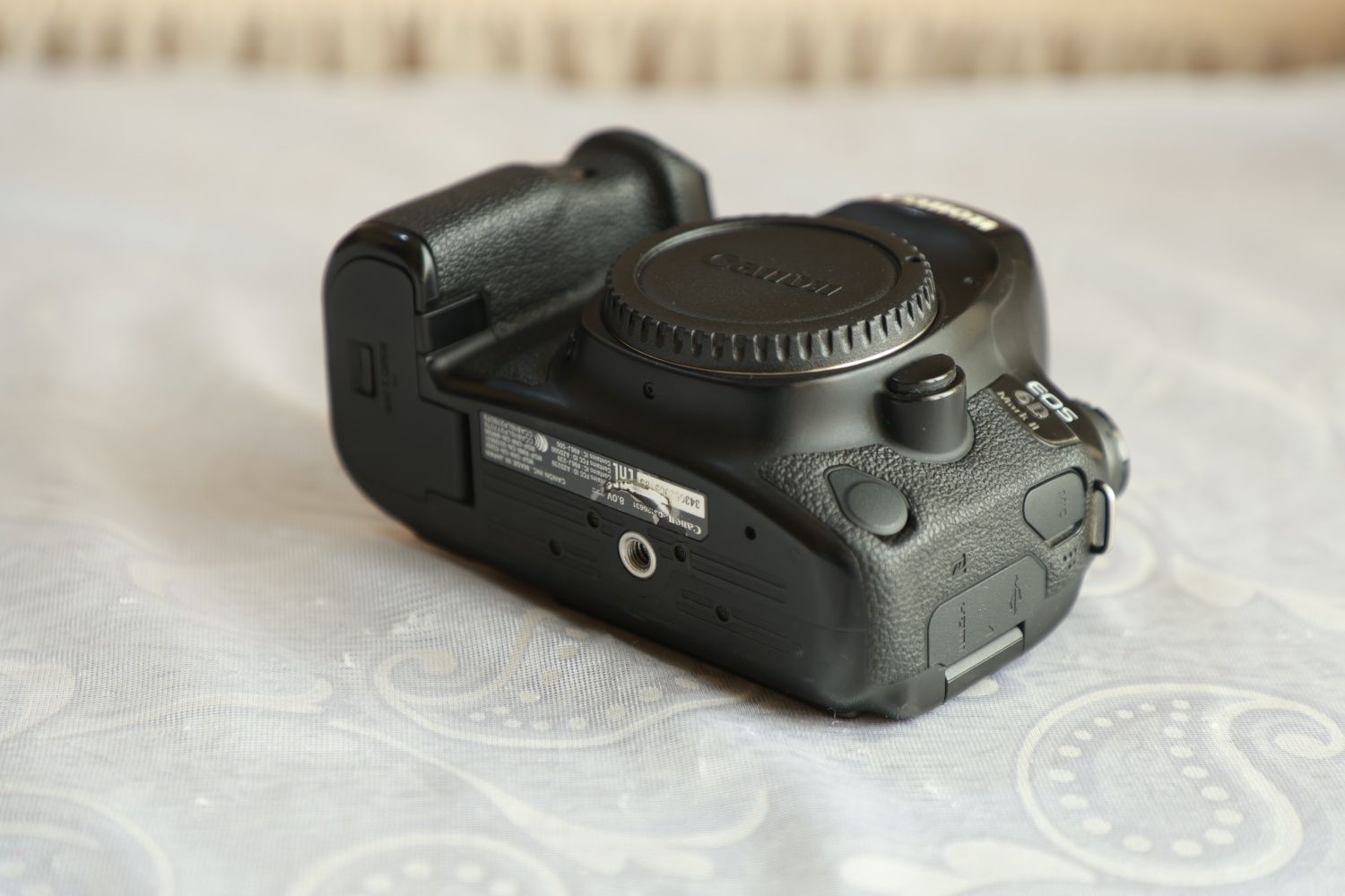 Canon 6D mark 2  body