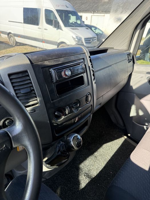 Volkswagen Crafter Box cu lift