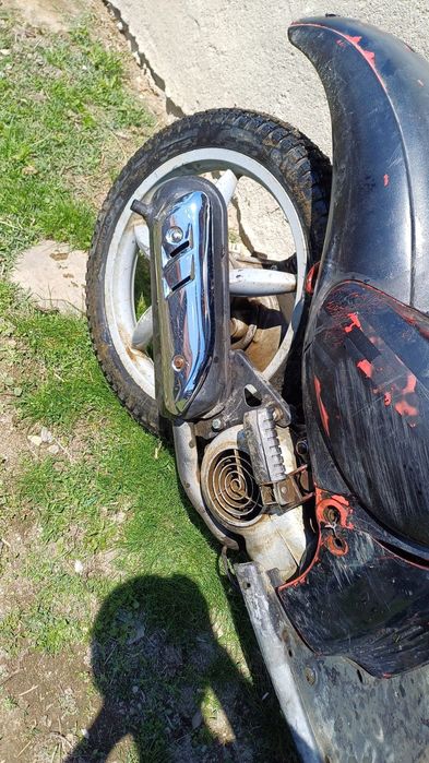 Scuter Aprilia scarabeo