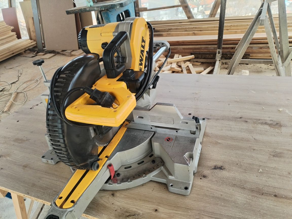 Потапящ циркуляр DeWalt