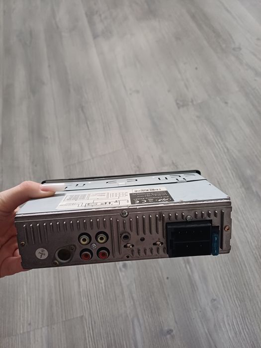 Vând casetofon MP3/FM/USB/SD PLAYER