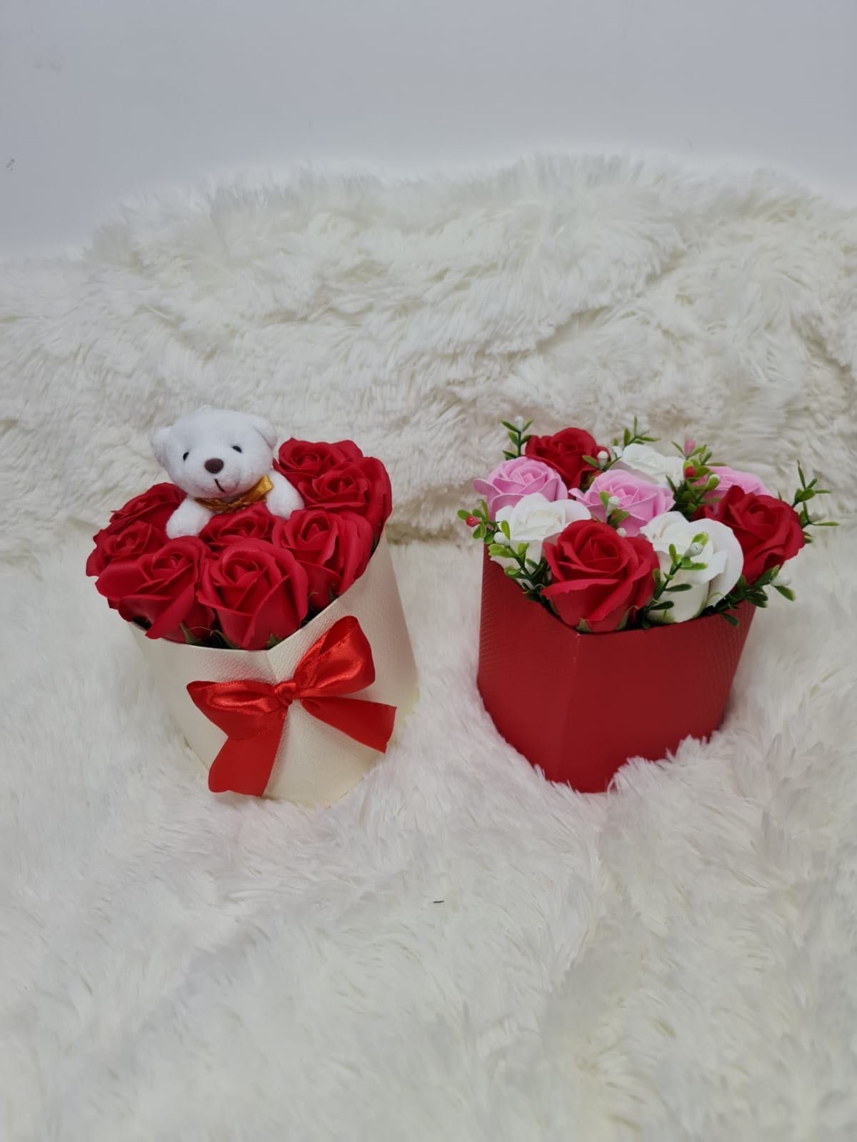 Aranjamente florale și Ursuleți din trandafiri pentru Valentine’s Day