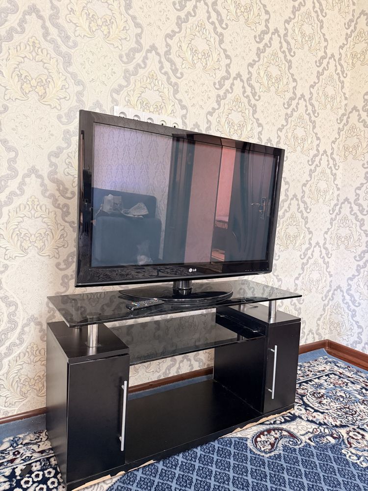 Hammasi 3 yarim million.  2 ta televizor va Hoffman sok vijimalkasi