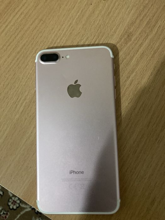 Прадается Айфон7+