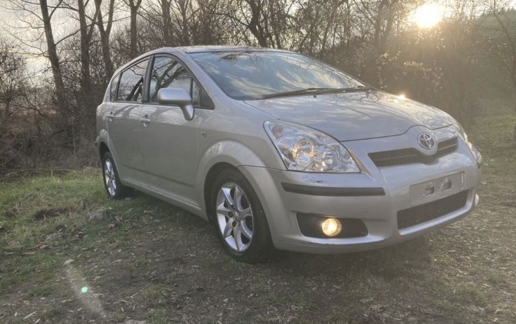 Тойота Корола Версо/Corolla Verso 2.2D4D 136кс. 2008г