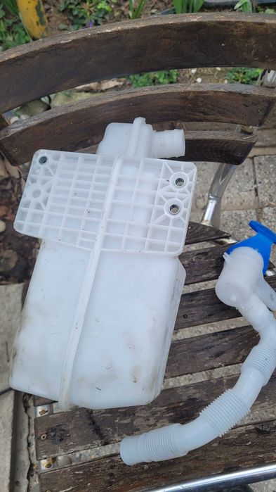 Казанче за чистачки Голф 5