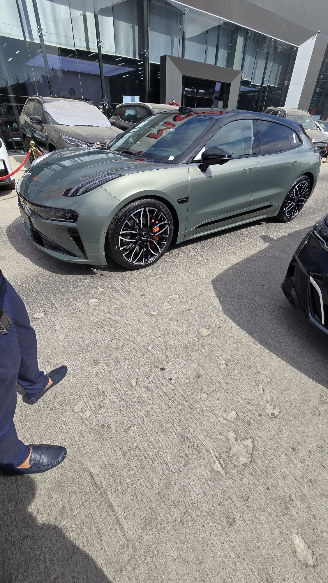 zeekr 001 you z sport. Ofitsialniy importyor, servisnaya garantiya.