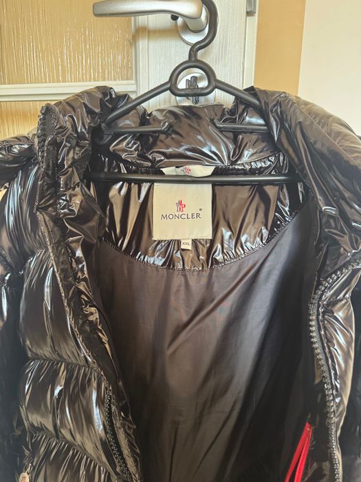 Чисто ново яке на Moncler