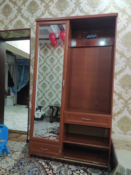 Шкаф срочно сотилади