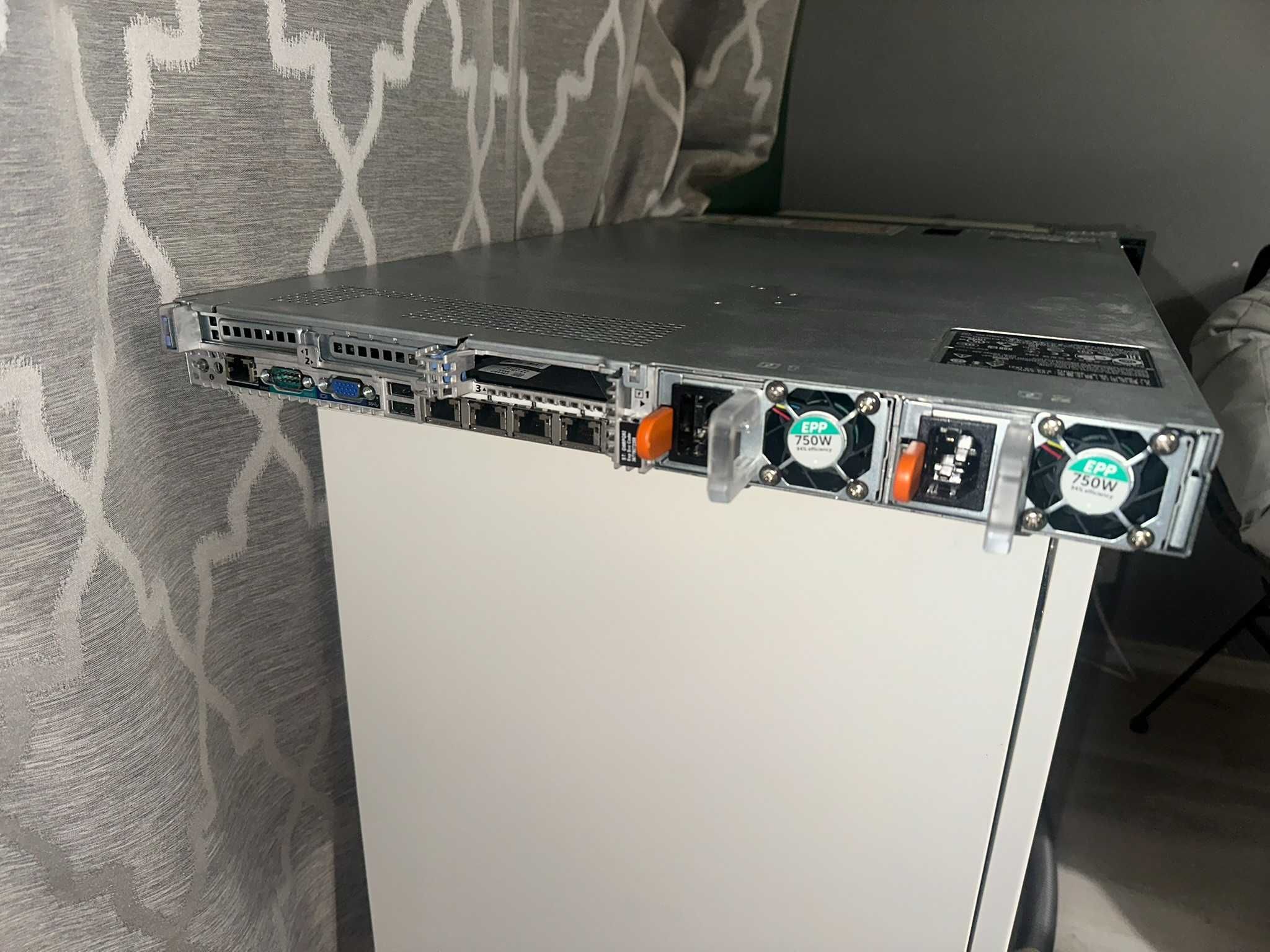 Dell PowerEdge R630 и Dell PowerEdge R620 сървъри