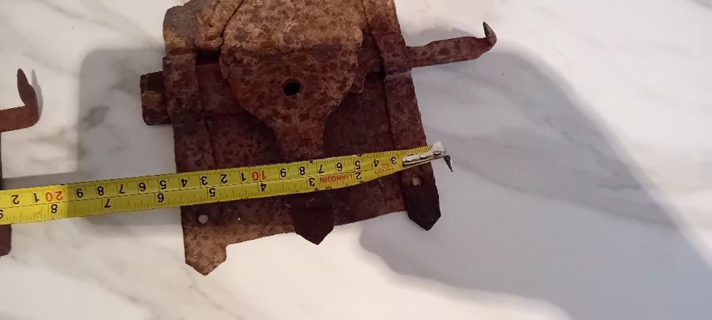 Стари възрожденски брава.