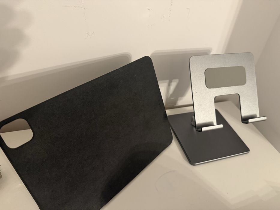 Husa Apple Smart Folio iPad Pro 11 M2 + Stand tableta aluminiu
