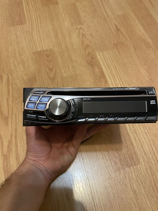 Casetofon/Radio Alpine 3RCA RADIO.CD