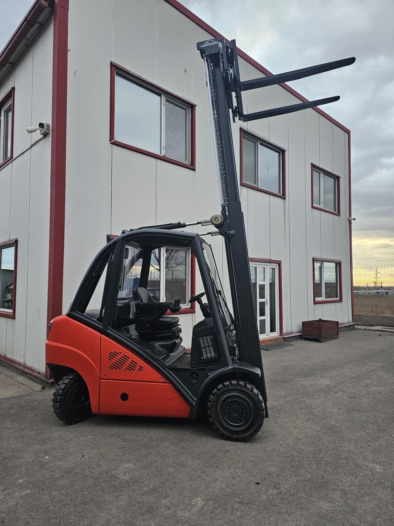 Stivuitor LINDE DIESEL 2.5 Tone