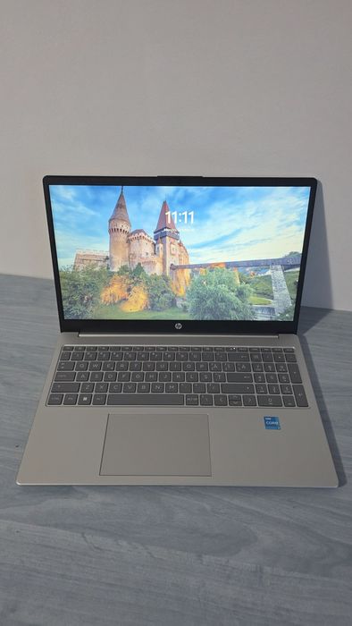 Laptop HP I3 gen 13, NOU