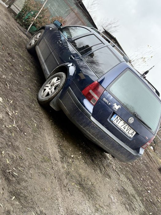 Vand golf 4 in stare perfecta ofer fiscal pe loc